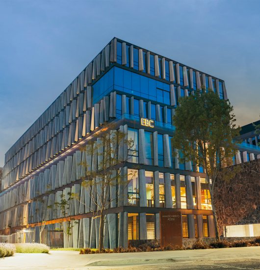 ebc_home_campus-guadalajara_desktop_532_x_550
