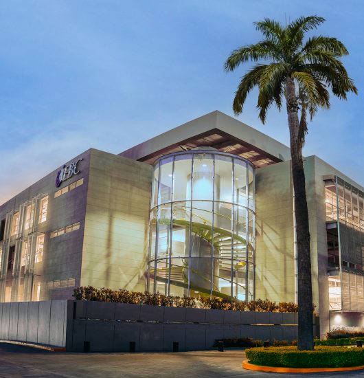 ebc_home_campus-queretaro_desktop_532_x_550